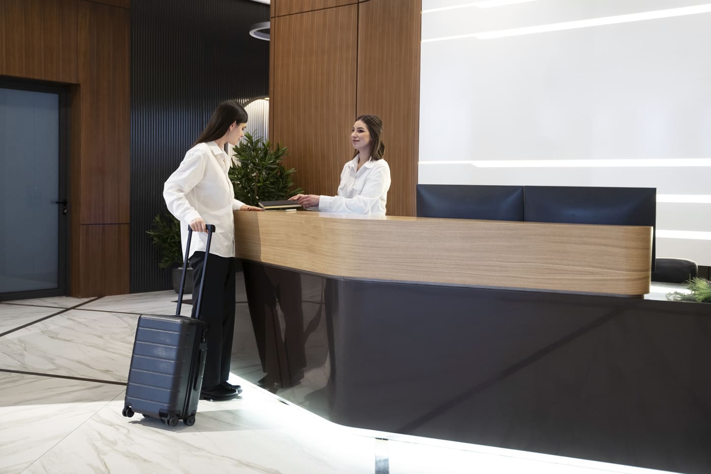 Proceso check-in y check-out hotel
